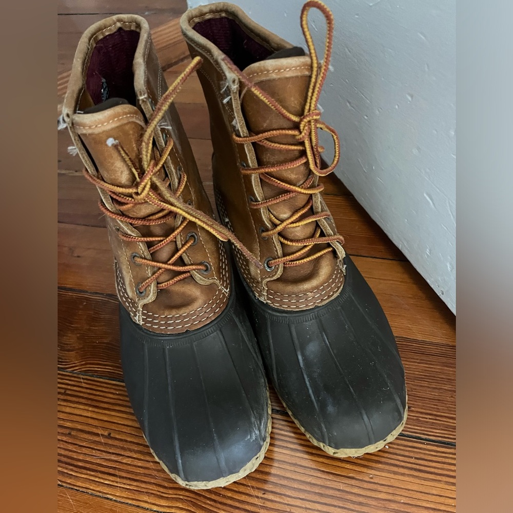 L.L. Bean Women's Bean Boots, insulated - Picture 4 of 5